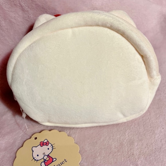 Hello Kitty Velour Round Face Pouch Bag - Picture 3 of 11